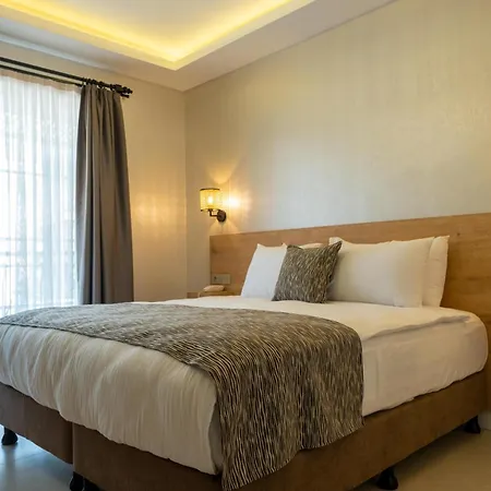 Hotel Sea Breeze And 4*