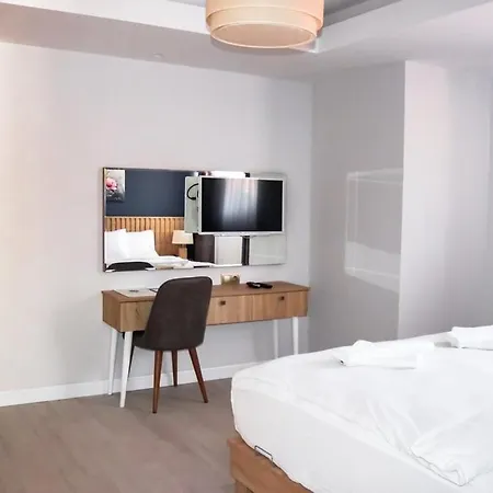 Hotel Sea Breeze And